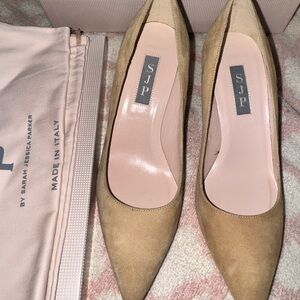 SJP pump suede